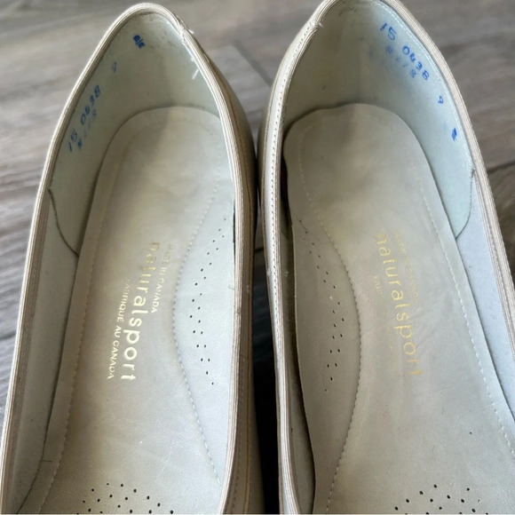 Vintage Natural Sport Ivory Leather Two Tunes Square Toe Pumps Made in Canada - Picture 7 of 14